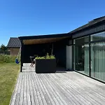 Unique Architect-designed House Near The Prázdninový dům