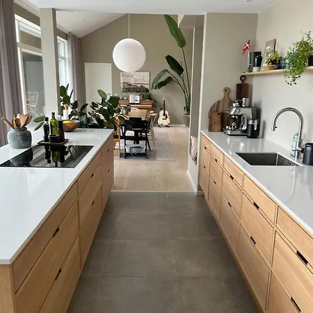 بيت للعطل Unique Architect-designed House Near The